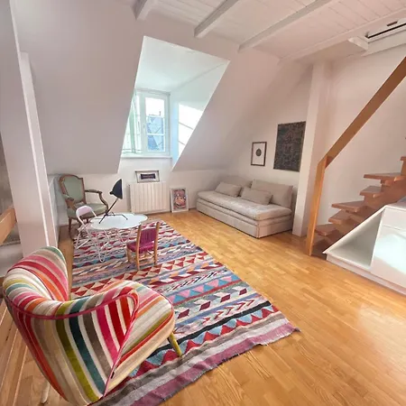 Historic Center Charming Duplex With Garage